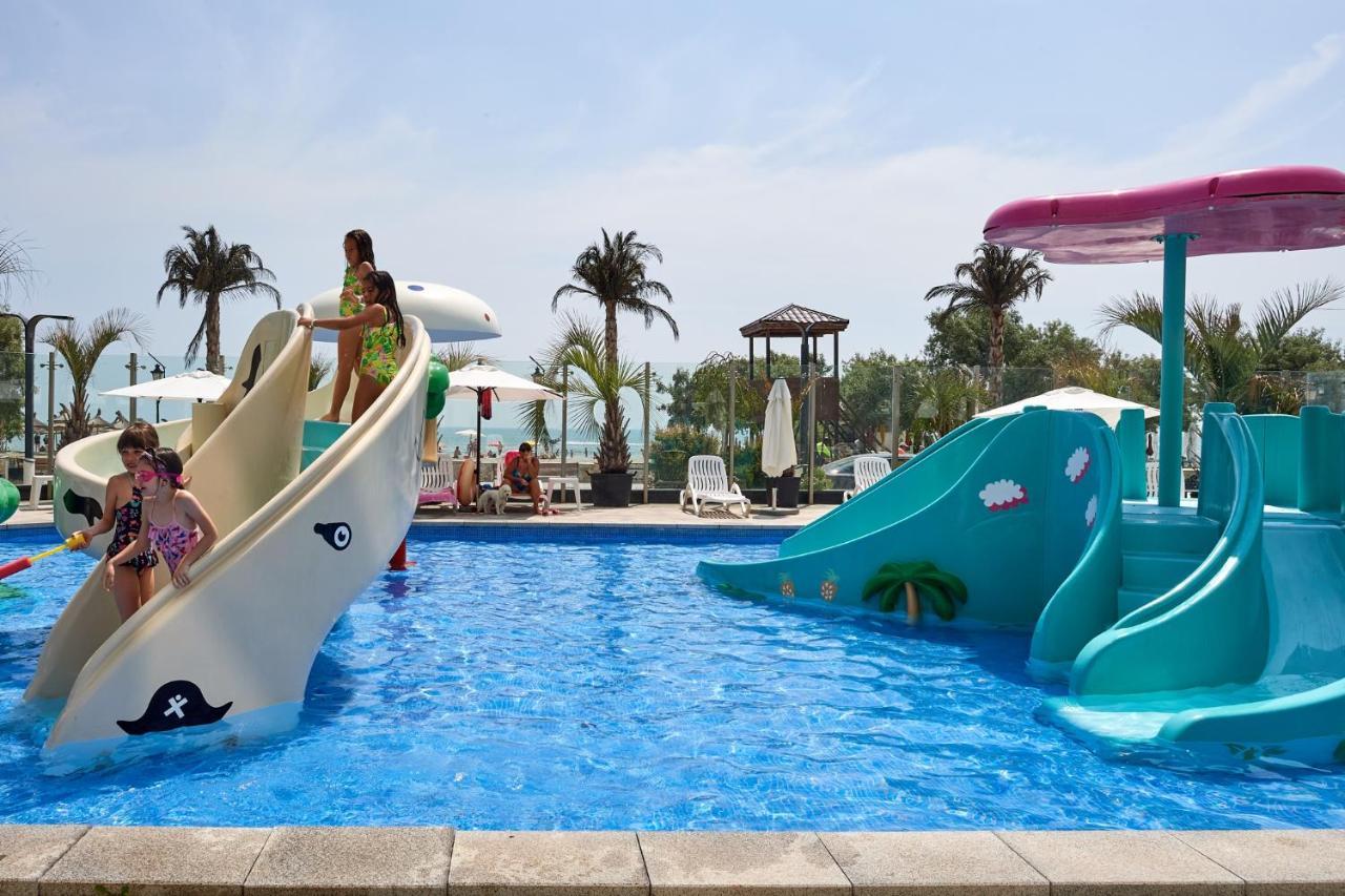 Dava Aparthotel Pool & Spa Mamaia Nord Нэводари Экстерьер фото